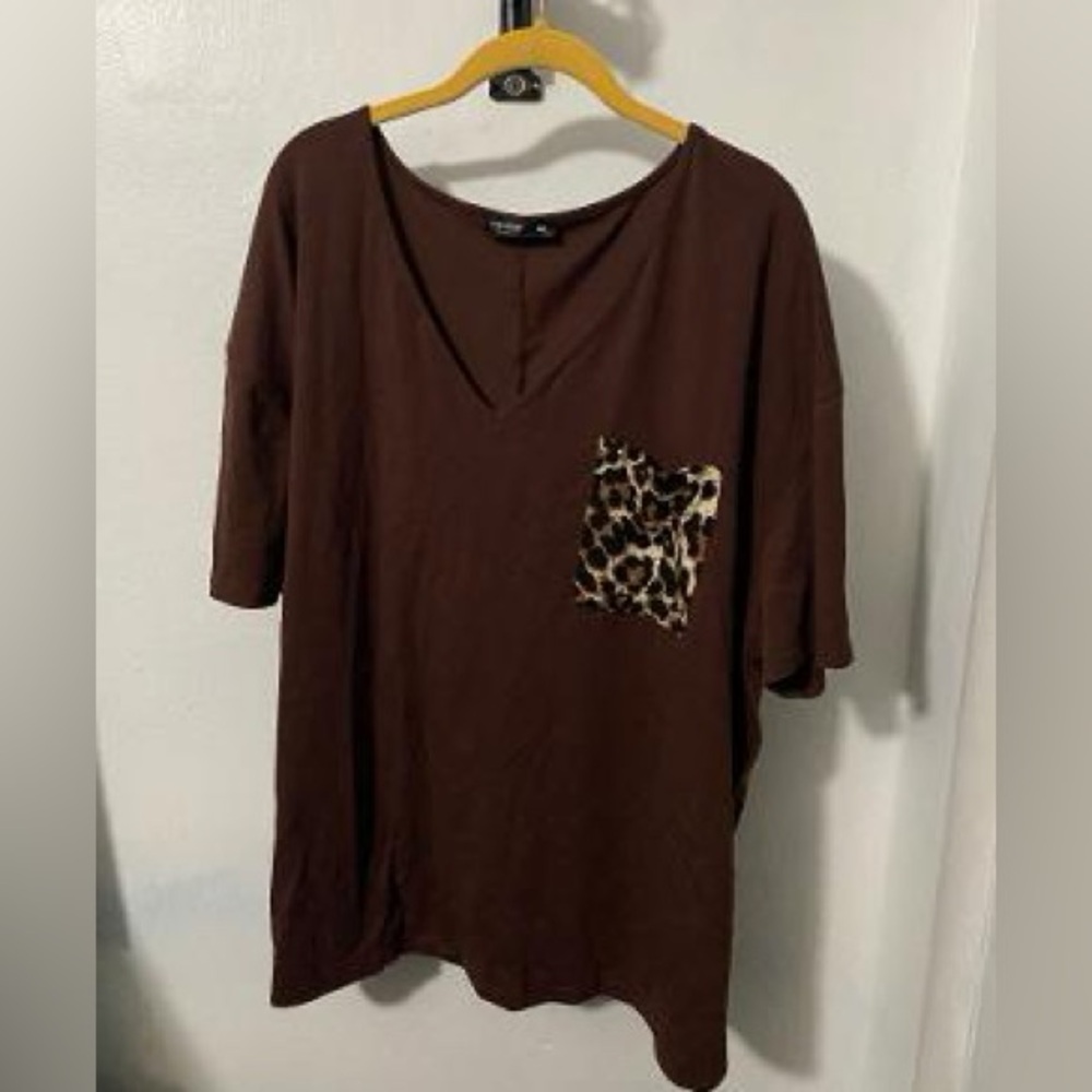 SHEIN Curve | Short Sleeve Tee with Leopard Pocket